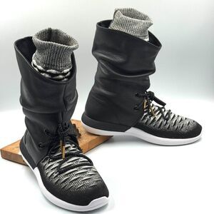 Wmns Nike Roshe 2 Flyknit Hi 'Black White'